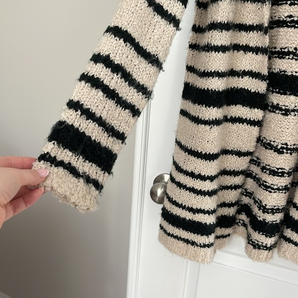 Long Sleeve Cardigan - Picture 4 of 4